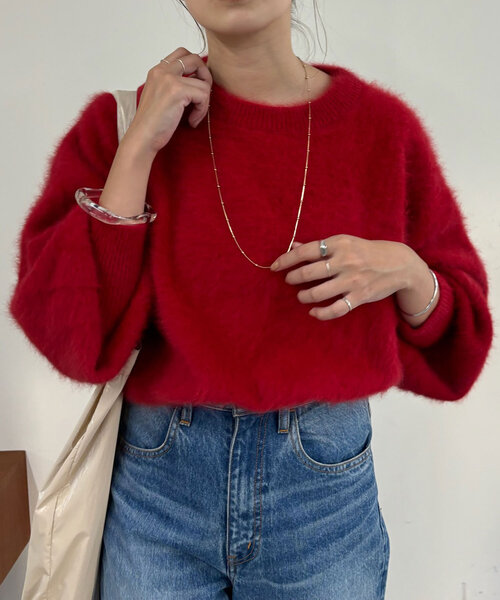 SHENERY（シーナリー）の「【やわらかな肌ざわり】ファーカシミヤクルーネックニット（ニット/セーター・レディース・ネイビー/ベージュ/レッド・FREE）」の3枚目の写真