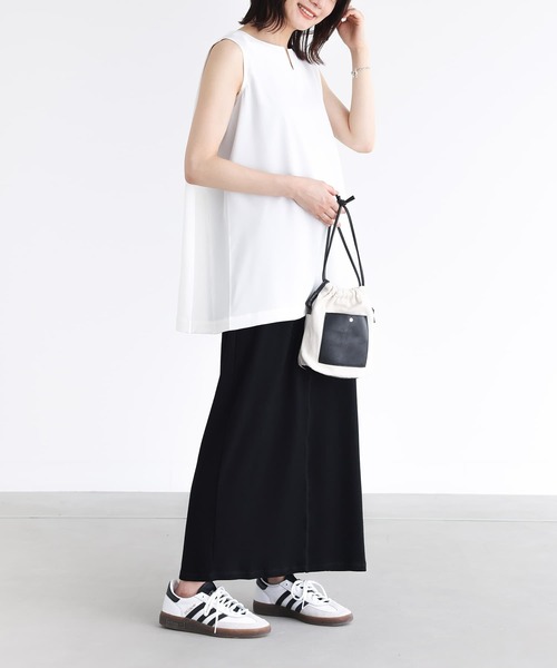 n'OrLABEL(ノアールレーベル)の「変形フレアノースリーブカットソー(Tシャツ/カットソー・レディース・ブルー/オフホワイト/ブラック・2/1)」の20枚目の写真