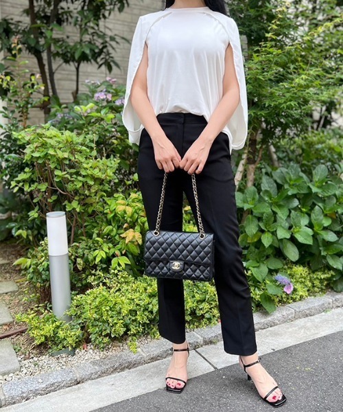 MODE ROBE(モードローブ)の「ケープマントノースリーブトップス(Tシャツ/カットソー・レディース・ホワイト/ブラック・FREE)」の12枚目の写真