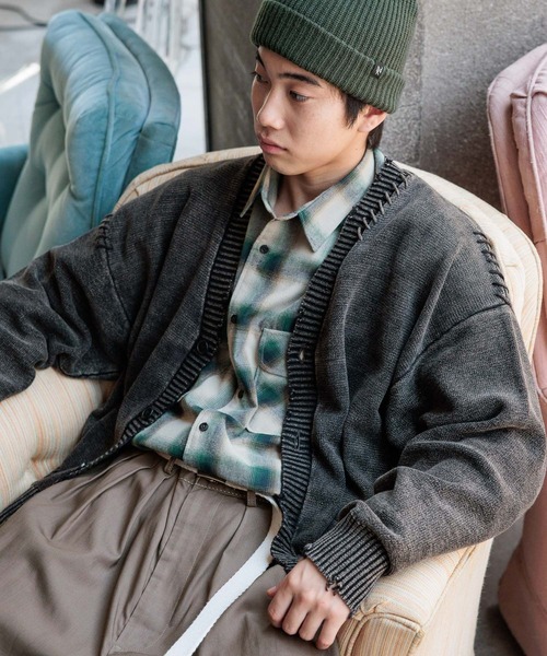 niko and（ニコアンド）の「ダメージフェードニットカーディガン