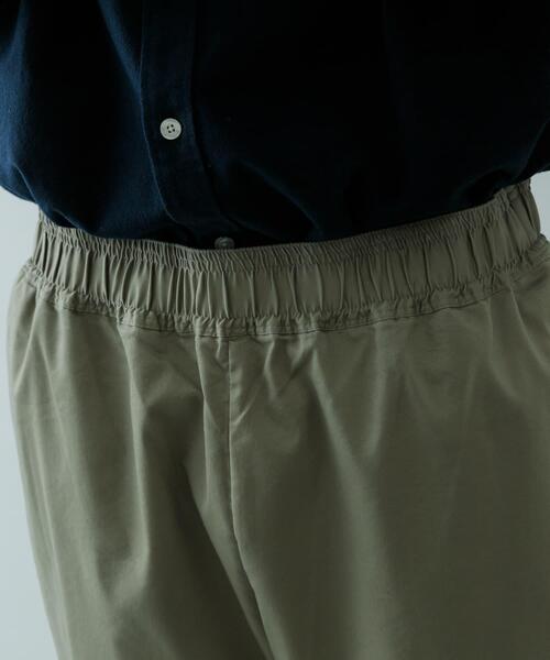 ITEMS URBANRESEARCH（アイテムズ アーバンリサーチ）の「ハイストレッチ リラックスパンツ（その他パンツ・メンズ・ブラック/カーキ/インディゴブルー/ベージュ・MEDIUM/SMALL/LARGE）」の15枚目の写真