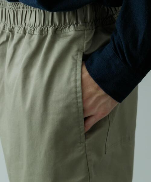 ITEMS URBANRESEARCH（アイテムズ アーバンリサーチ）の「ハイストレッチ リラックスパンツ（その他パンツ・メンズ・ブラック/カーキ/インディゴブルー/ベージュ・MEDIUM/SMALL/LARGE）」の17枚目の写真