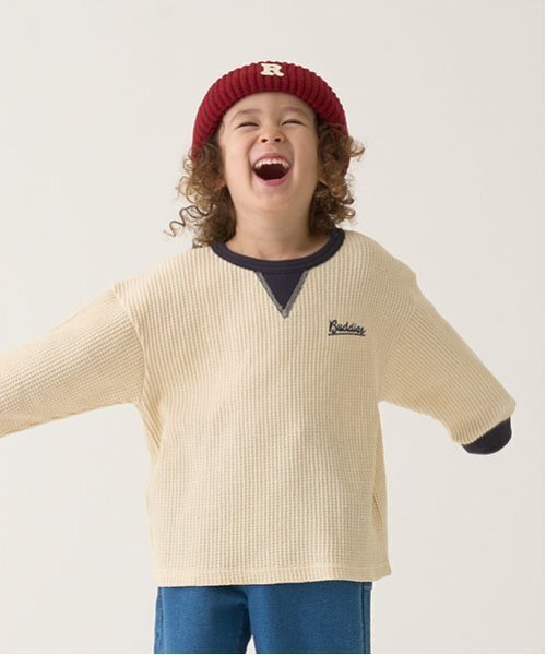 b・ROOM(ビールーム)の「【ふわふワッフル】バイカラートップス(Tシャツ/カットソー・キッズ・ライトカーキ/アイボリー/ブルーグレー/トップグレー・100cm/110cm/120cm/130cm/140cm/150cm)」の2枚目の写真