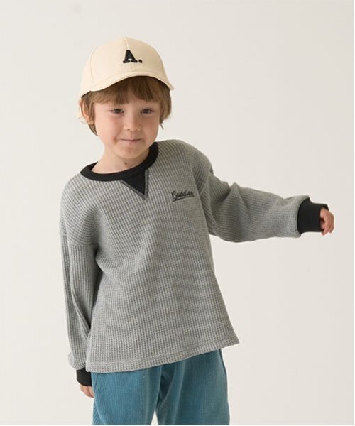 b・ROOM(ビールーム)の「【ふわふワッフル】バイカラートップス(Tシャツ/カットソー・キッズ・ライトカーキ/アイボリー/ブルーグレー/トップグレー・100cm/110cm/120cm/130cm/140cm/150cm)」の3枚目の写真