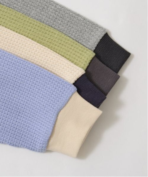 b・ROOM(ビールーム)の「【ふわふワッフル】バイカラートップス(Tシャツ/カットソー・キッズ・ライトカーキ/アイボリー/ブルーグレー/トップグレー・100cm/110cm/120cm/130cm/140cm/150cm)」の11枚目の写真