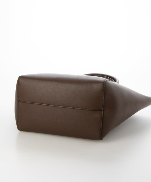 cache cache(カシュ カシュ)の「カシュカシュ cachecache / A4ヒネリ飾り金具2wayトートバッグ(トートバッグ・レディース・ブラック/アイボリー/チョコ・FREE)」の20枚目の写真