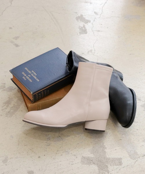 byあしながおじさん（バイアシナガオジサン）の「晴雨兼用｜プレーンショートブーツ　8990003（ブーツ・レディース・ブラック/ブラック系その他/アイボリー・24.5cm/24cm/23.5cm/23cm/22.5cm）」の11枚目の写真