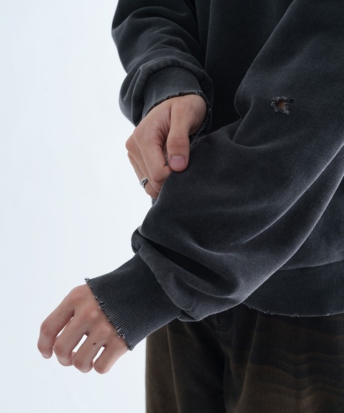 EPNK（イーピーエヌケー）の「【EPNK】Damage pigment sweat shirt / ダメージピグメントスウェット（スウェット・メンズ・ブラック/ネイビー・SMALL/MEDIUM/LARGE）」の16枚目の写真