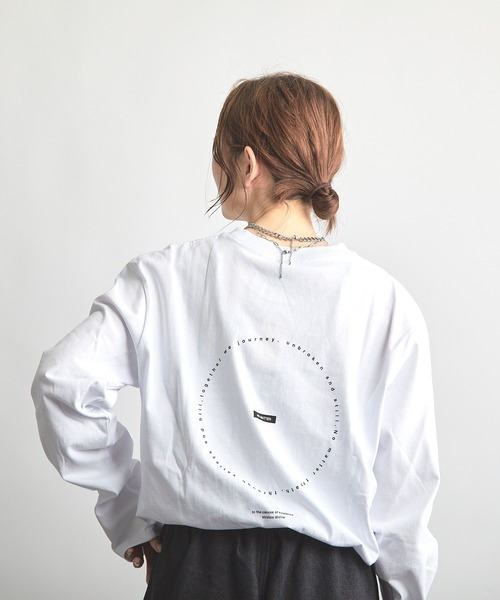 B'day(ビーデイ)の「ヘヴィウェイト天竺 プリント 長袖 クルーネック(Tシャツ/カットソー・レディース・ブラック/サックスブルー/ホワイト・LARGE/MEDIUM)」の1枚目の写真