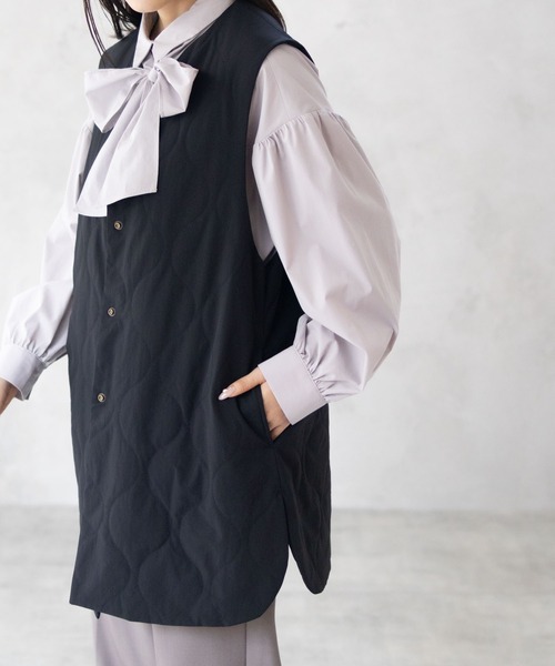 HusHusH（ハッシュアッシュ）の「HusHusH キルトベスト 軽アウター（ノーカラーコート・レディース・キャメル/ブラック・M/L）」の4枚目の写真
