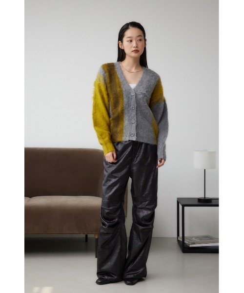 AZUL by moussy（アズールバイマウジー）の「グラデーションシャギーニットカーディガン（カーディガン/ボレロ・レディース・ブラウン系その他/グレー系その他/ブラック系その他・SMALL/MEDIUM）」の18枚目の写真