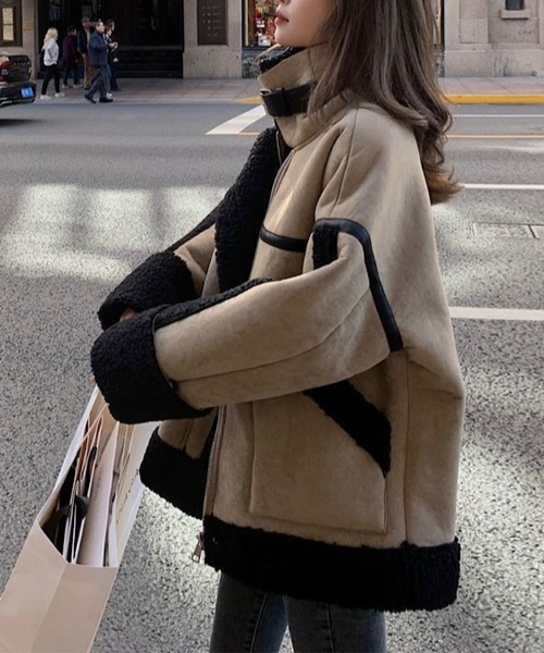 THISIS（ディスイズ）の「配色フェイクムートンボアジャケット（ムートンコート・レディース・ブラウン/ブラック・MEDIUM/LARGE）」の5枚目の写真