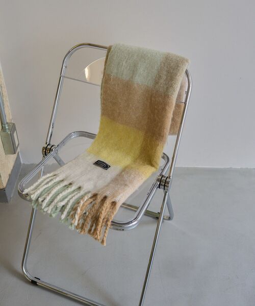 AMERICAN HOLIC(アメリカンホリック)の「シャギーチェックBIGマフラー(マフラー・レディース・グレー/ブルー/イエロー/ピンク・FREE)」の13枚目の写真