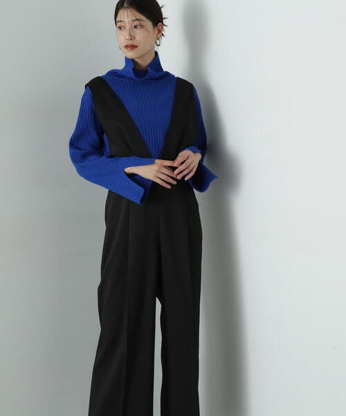 N.（N. Natural Beauty Basic）（エヌエヌナチュラルビューティーベーシック）の「◆Ｖネックサロペット（サロペット/オーバーオール・レディース・チャコールグレー/ブラック・SMALL/MEDIUM）」の4枚目の写真