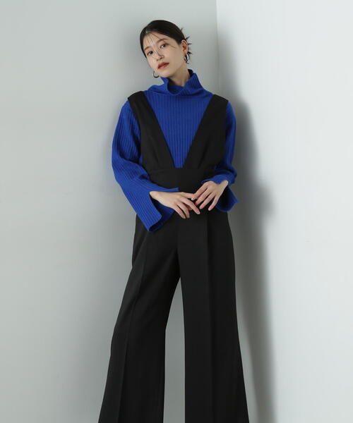 N.（N. Natural Beauty Basic）（エヌエヌナチュラルビューティーベーシック）の「◆Ｖネックサロペット（サロペット/オーバーオール・レディース・チャコールグレー/ブラック・SMALL/MEDIUM）」の5枚目の写真