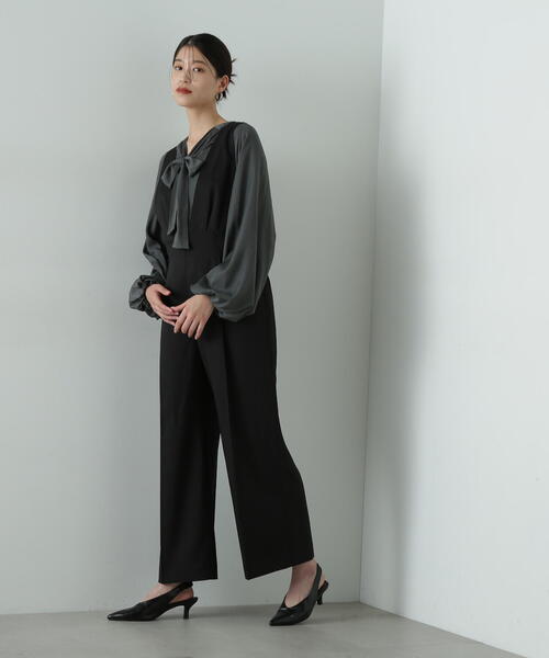 N.（N. Natural Beauty Basic）（エヌエヌナチュラルビューティーベーシック）の「◆Ｖネックサロペット（サロペット/オーバーオール・レディース・チャコールグレー/ブラック・SMALL/MEDIUM）」の9枚目の写真