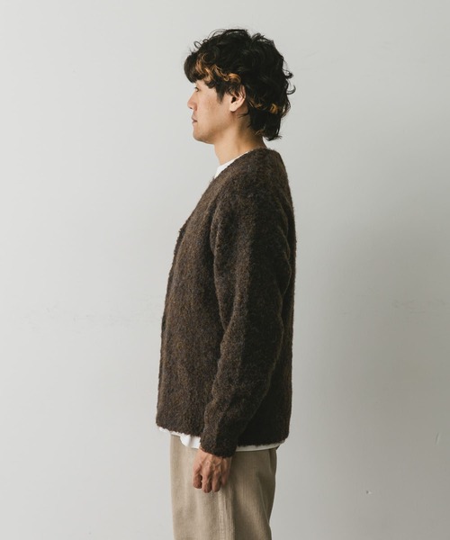 URBAN RESEARCH DOORS（アーバンリサーチドアーズ）の「MIXカラー ヘアリーニットカーディガン（カーディガン/ボレロ・メンズ・ブルー/チャコールグレー/ブラウン・MEDIUM/LARGE）」の8枚目の写真