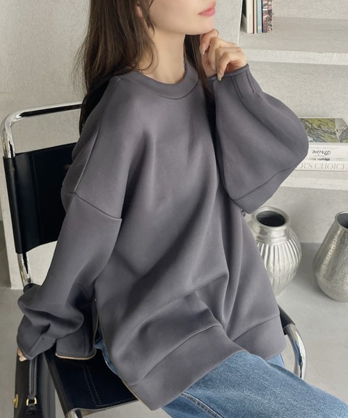 Ada.(エイダ)の「【Eclat one】サイドジップ ボリュームスリーブ ダンボール プルオーバー(スウェット・レディース・アイボリー/チャコール/ブラック・FREE)」の12枚目の写真