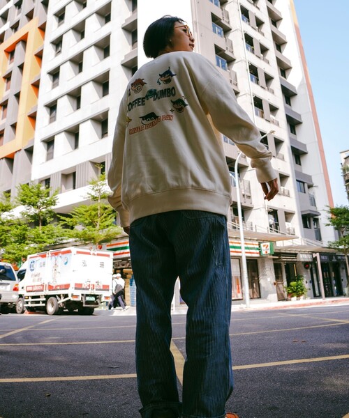 FREAK'S STORE(フリークスストア)の「COFFEE DUMBO/コーヒーダンボ UFO SWEAT/バックプリント クルーネック スウェット(スウェット・メンズ・ブラック/ホワイト・MEDIUM/LARGE/X-LARGE)」の11枚目の写真