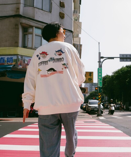 FREAK'S STORE(フリークスストア)の「COFFEE DUMBO/コーヒーダンボ UFO SWEAT/バックプリント クルーネック スウェット(スウェット・メンズ・ブラック/ホワイト・MEDIUM/LARGE/X-LARGE)」の12枚目の写真