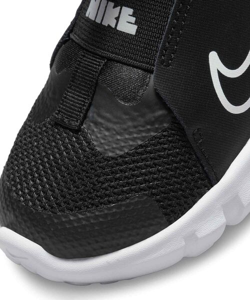 NIKE(ナイキ)の「ナイキ フレックス ランナー 2 ベビーシューズ / Nike Flex Runner 2 Baby/Toddler Shoes DJ6039-002 Black(スニーカー・キッズ・ブラック・8/9/10/11/12/13/14/15 /16)」の7枚目の写真