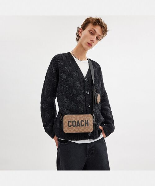 COACH（コーチ）の「チャーター スリム クロスボディ・シグネチャー