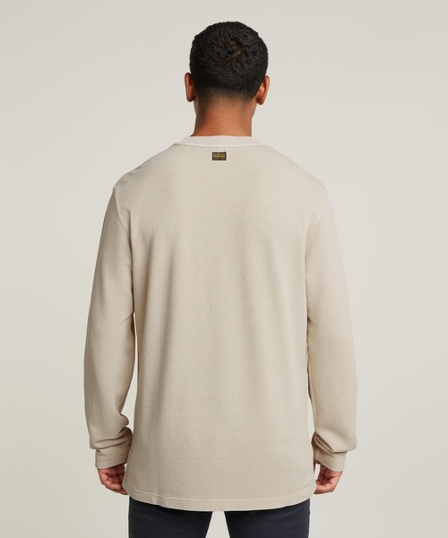 G-STAR(ジースター)の「OVERDYED TWEETER/オーバーダイロングスリーブピケTシャツ(Tシャツ/カットソー・メンズ・ベージュ系その他・LARGE/MEDIUM/SMALL/X-LARGE/X-SMALL)」の7枚目の写真
