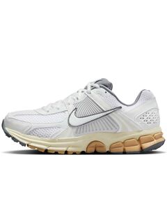 セール】NIKE WMNS ZOOM VOMERO 5 FN6742-002（スニーカー