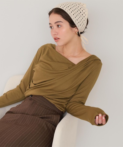 titivate（ティティベイト）の「オフショルダーロングスリーブTシャツ（Tシャツ/カットソー・レディース・オフホワイト/ブラック/杢グレー/オレンジ/ベージュ/ネイビー/オリーブ/ドット/グレー系その他・L/M/S）」の7枚目の写真