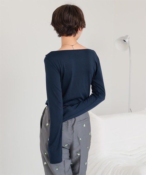 titivate（ティティベイト）の「オフショルダーロングスリーブTシャツ（Tシャツ/カットソー・レディース・オフホワイト/ブラック/杢グレー/オレンジ/ベージュ/ネイビー/オリーブ/ドット/グレー系その他・L/M/S）」の20枚目の写真