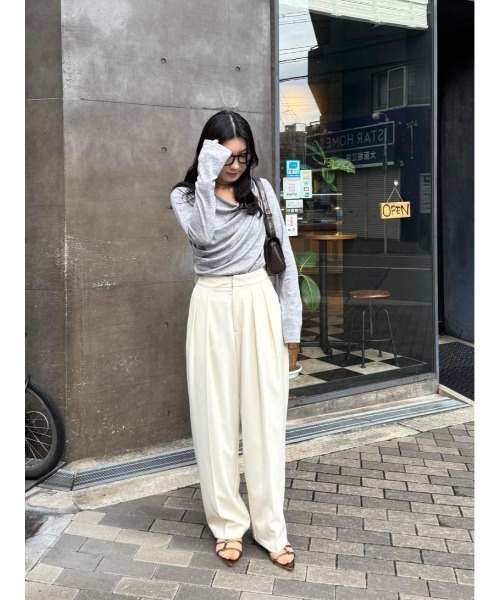 titivate（ティティベイト）の「オフショルダーロングスリーブTシャツ（Tシャツ/カットソー・レディース・オフホワイト/ブラック/杢グレー/オレンジ/ベージュ/ネイビー/オリーブ/ドット/グレー系その他・L/M/S）」の10枚目の写真