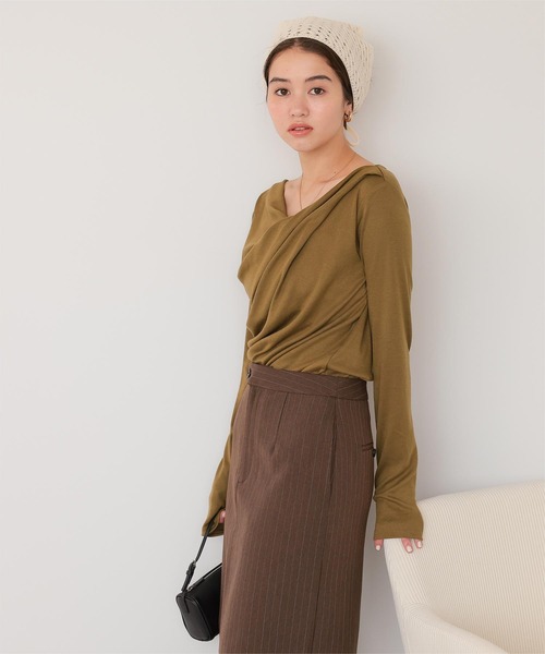 titivate（ティティベイト）の「オフショルダーロングスリーブTシャツ（Tシャツ/カットソー・レディース・オフホワイト/ブラック/杢グレー/オレンジ/ベージュ/ネイビー/オリーブ/ドット/グレー系その他・L/M/S）」の17枚目の写真