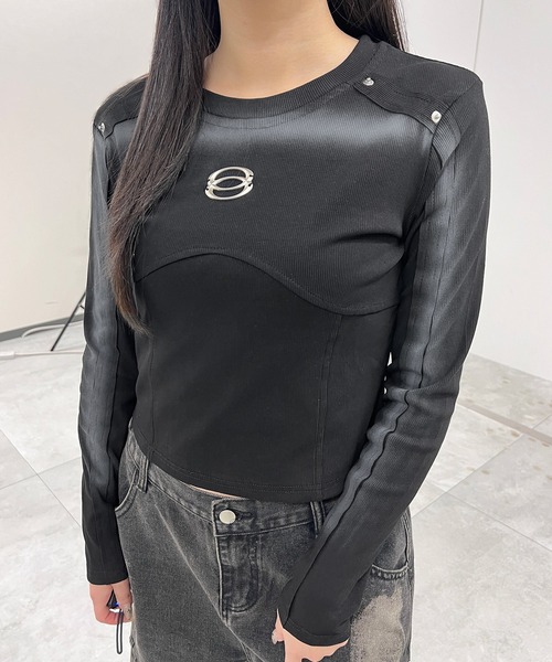 Figments(フィグメンツ)の「フェード加工メタルパッチプルオーバー(Tシャツ/カットソー・レディース・ブラック/ホワイト・FREE)」の6枚目の写真