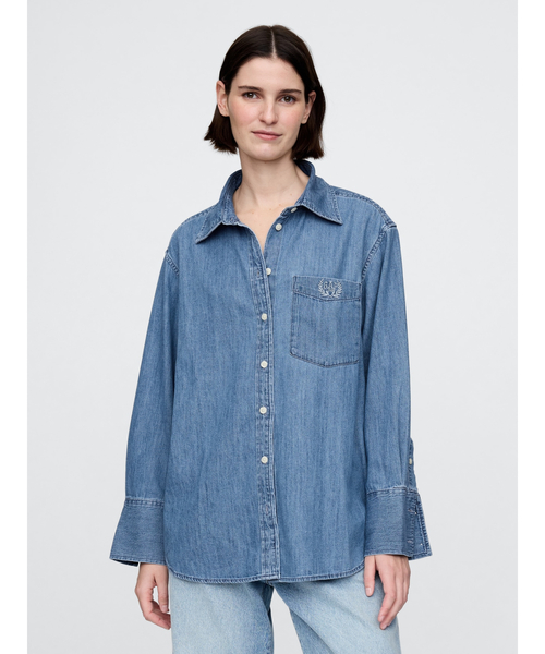 GAP（ギャップ）の「シャンブレー デニム ビッグシャツ（シャツ/ブラウス・レディース・ブルー・S/XS/L/M/XXS）」の8枚目の写真