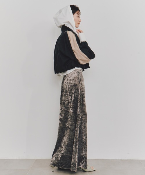 UNITED TOKYO(ユナイテッドトウキョウ)の「ジップアップブルゾンジャケット|春服(ブルゾン・レディース・グリーン/ブラック・FREE)」の5枚目の写真