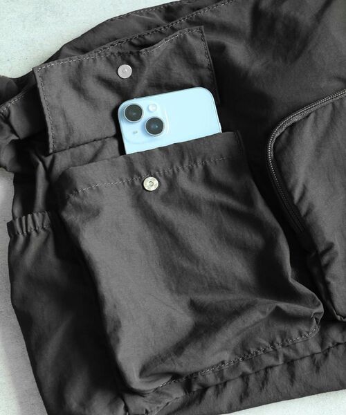 CRAFT STANDARD BOUTIQUE(クラフトスタンダードブティック)の「ミリタリーマルチポケットショルダーバッグ ◆(ショルダーバッグ・レディース・ブラック/ホワイト・FREE)」の7枚目の写真