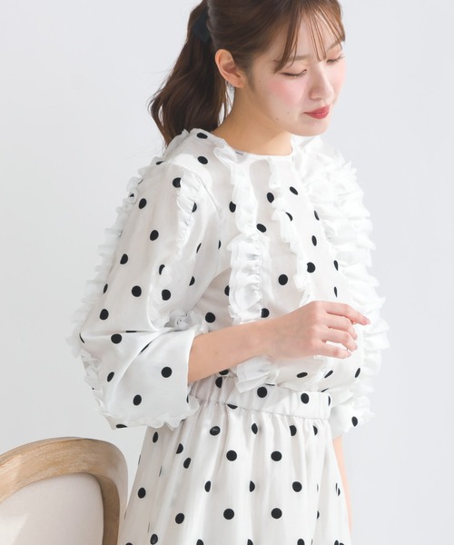 PICCIN PERLA(ピッチンペルラ)の「【セットアップ可能】シアードットフリルブラウス(シャツ/ブラウス・レディース・オフホワイト/ブラック・M)」の4枚目の写真