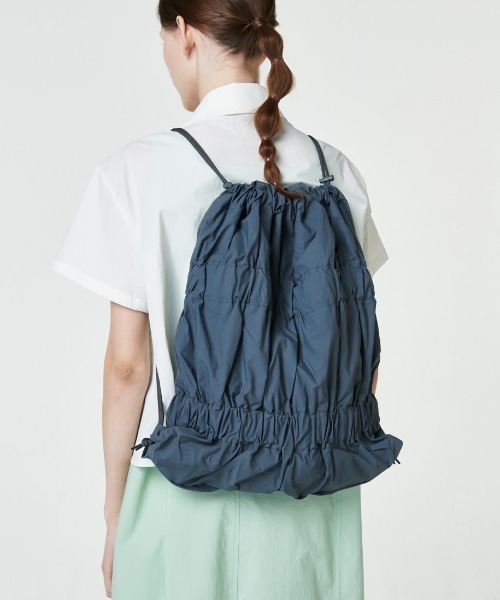 ACOC(アコック)の「【ACOC/アコック】2WAY バックパック ショルダーバッグ Tiered Banding Backpack(ショルダーバッグ・レディース・ブラック/チャコールグレー・FREE)」の2枚目の写真