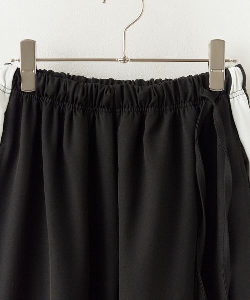 ROOPTOKYO（ループトウキョウ）の「サイドラインスウェットパンツ（スウェットパンツ・レディース・グレー/ブラック/ベージュ・FREE）」の9枚目の写真