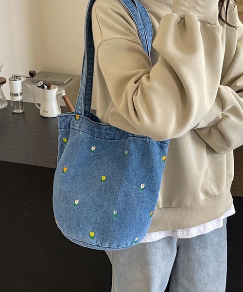 ⭐No.D496 ライトデニム⭐3段フリルチューリップバッグ【L】⭐リメイク Liaa/チューリップ柄 デニム トートバッグ A18535（トートバッグ