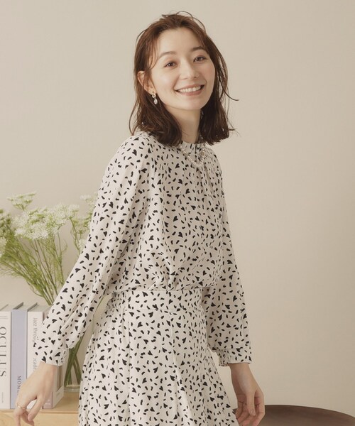 ITS'DEMO（イッツデモ）の「【手洗い可／セットアップ可】ハートプリントブラウス（シャツ/ブラウス・レディース・ブラック系/ネイビー系/ホワイト系3・00）」の8枚目の写真