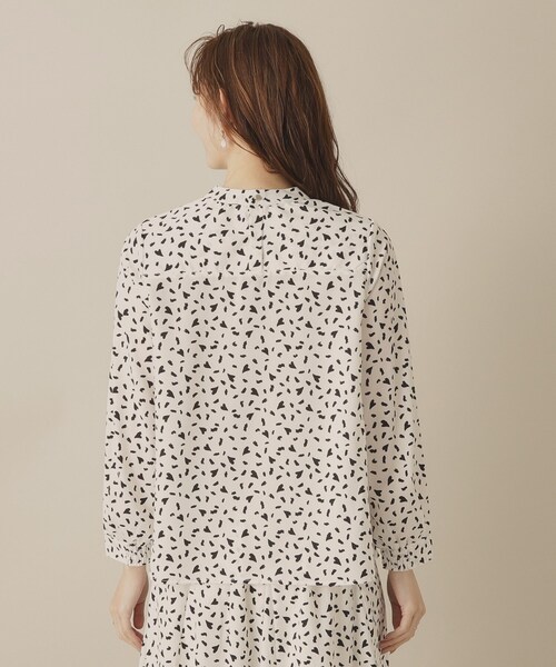 ITS'DEMO（イッツデモ）の「【手洗い可／セットアップ可】ハートプリントブラウス（シャツ/ブラウス・レディース・ブラック系/ネイビー系/ホワイト系3・00）」の21枚目の写真