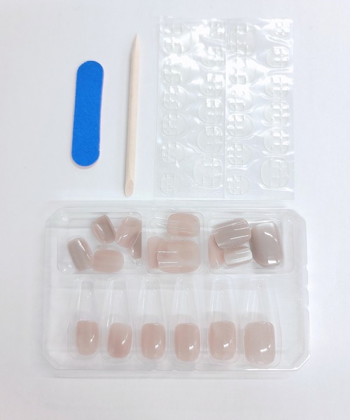 Lace Ladies（レースレディース）の「選べる2タイプ ラメ レイヤード ネイルチップ セット（ネイルシール/ネイルチップ・レディース・ベージュ系1/ベージュ系2・FREE）」の6枚目の写真