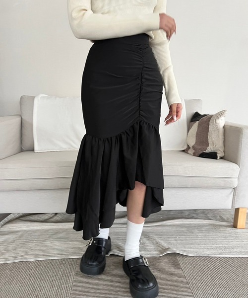 mumu(ムム)の「シャーリングロングスカート(スカート・レディース・ピンクベージュ/ブラック・FREE)」の6枚目の写真