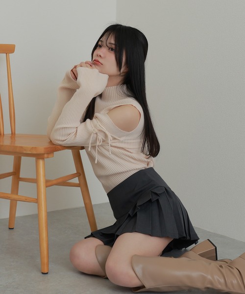 M DOLLY（エムドリー）の「open shoulder high neck knit tops/オープンショルダーハイネックニットトップス（ニット/セーター・レディース・ブラック/アイボリー/グレー/ブルー/ピンク・FREE）」の6枚目の写真