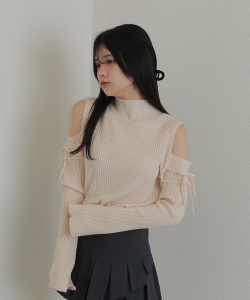 M DOLLY（エムドリー）の「open shoulder high neck knit tops/オープンショルダーハイネックニットトップス（ニット/セーター・レディース・ブラック/アイボリー/グレー/ブルー/ピンク・FREE）」の9枚目の写真