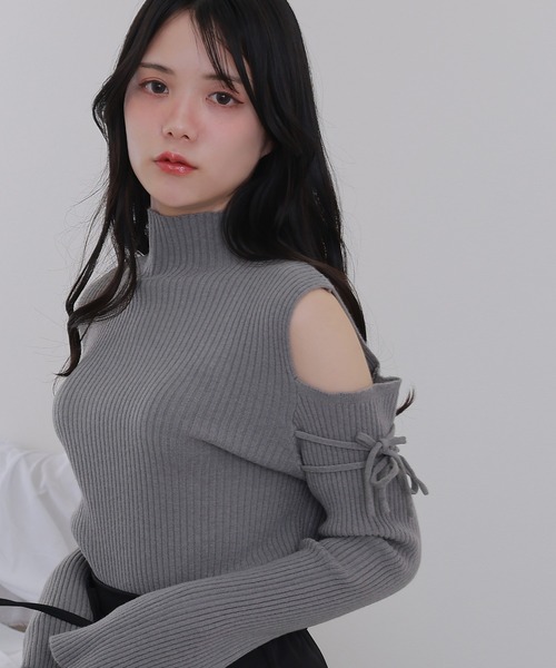M DOLLY（エムドリー）の「open shoulder high neck knit tops/オープンショルダーハイネックニットトップス（ニット/セーター・レディース・ブラック/アイボリー/グレー/ブルー/ピンク・FREE）」の17枚目の写真