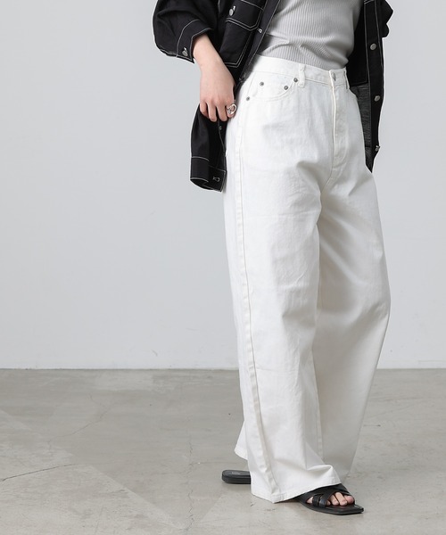 COLONY 2139（コロニートゥーワンスリーナイン）の「5ポケットツイルワイドパンツ（デニムパンツ・レディース・ホワイト・SMALL/MEDIUM）」の3枚目の写真