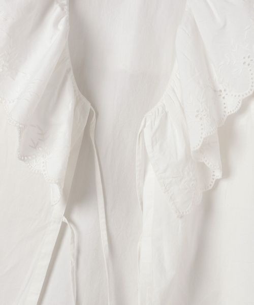 eL(エル)の「【eL】scalloped Collar Shirt/254419(シャツ/ブラウス・レディース・オフホワイト/ブラック・FREE)」の5枚目の写真