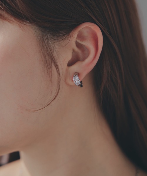 ECREL(エクレール)の「Double Stone Heart Earrings/ダブルストーンハートイヤリング(イヤリング・レディース・ゴールド/シルバー・FREE)」の2枚目の写真
